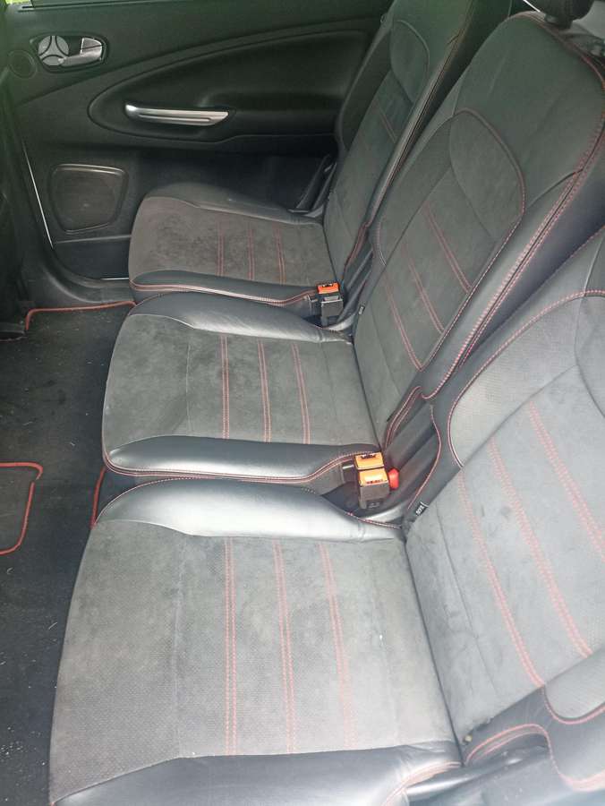 Ford S-MAX 2011 — photo 8