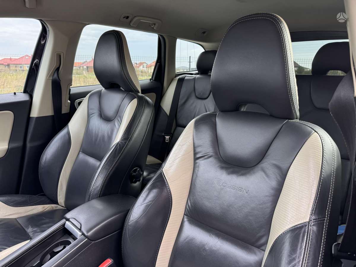 Volvo XC60 2009 — photo 10