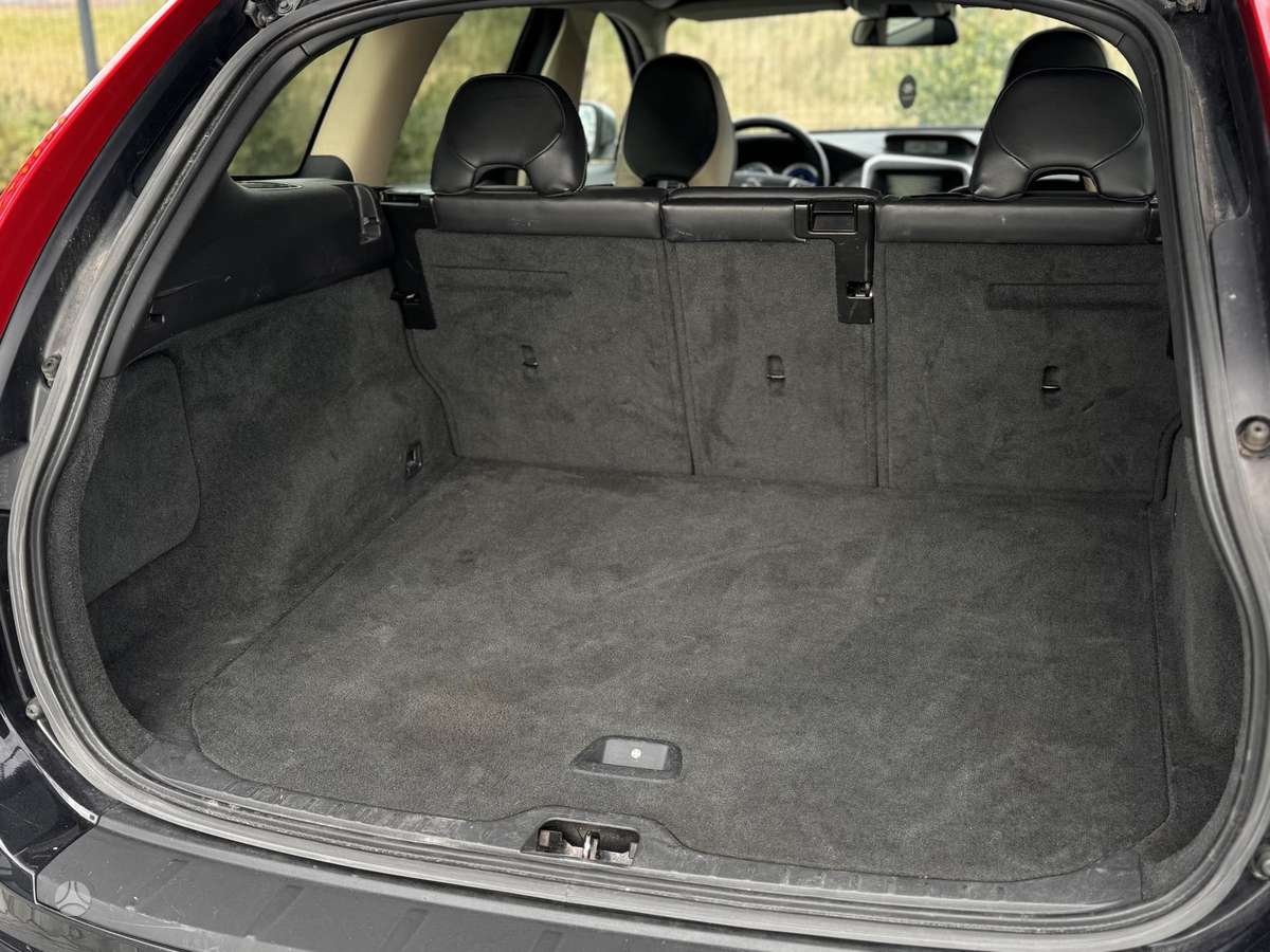 Volvo XC60 2009 — photo 13