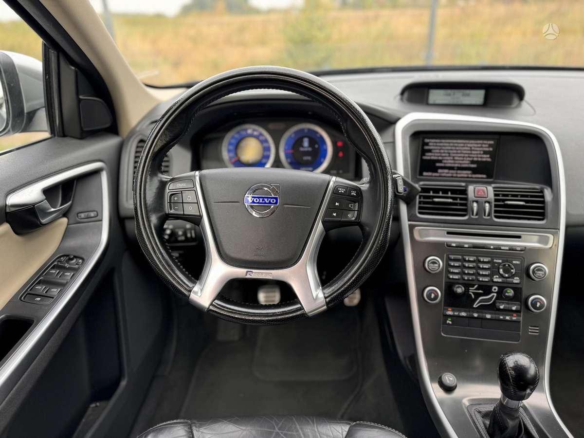 Volvo XC60 2009 — photo 15