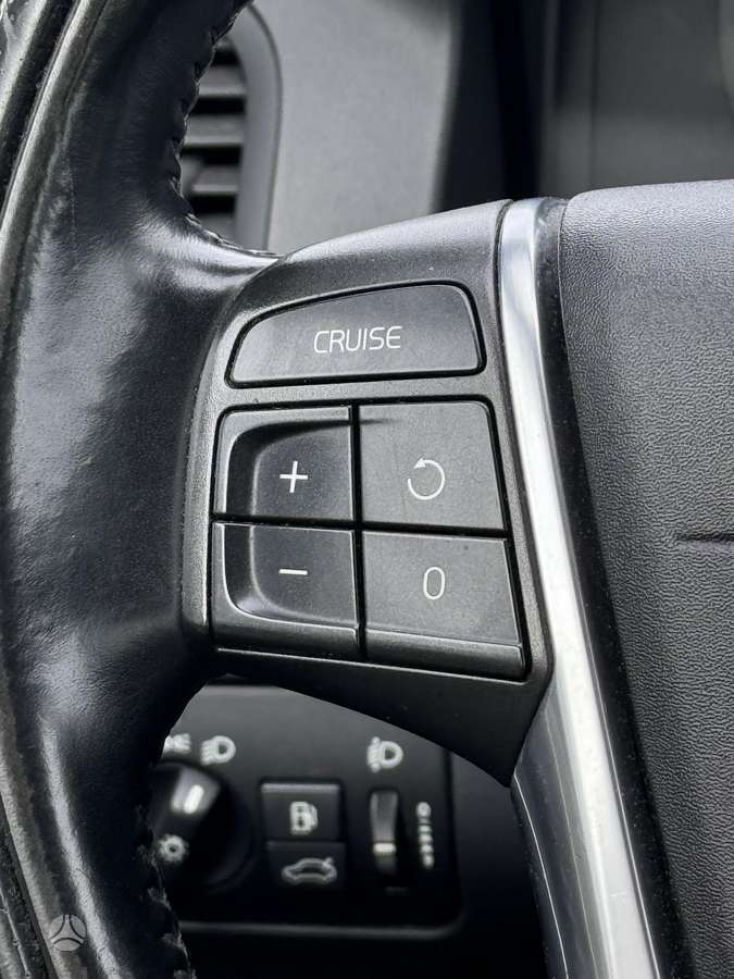 Volvo XC60 2009 — photo 16