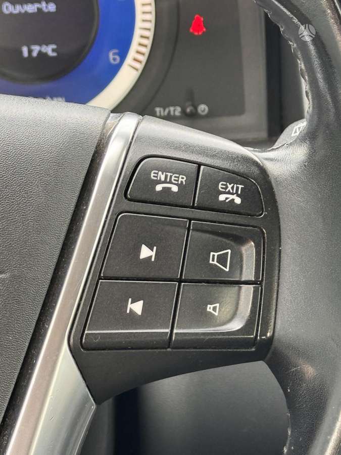 Volvo XC60 2009 — photo 17