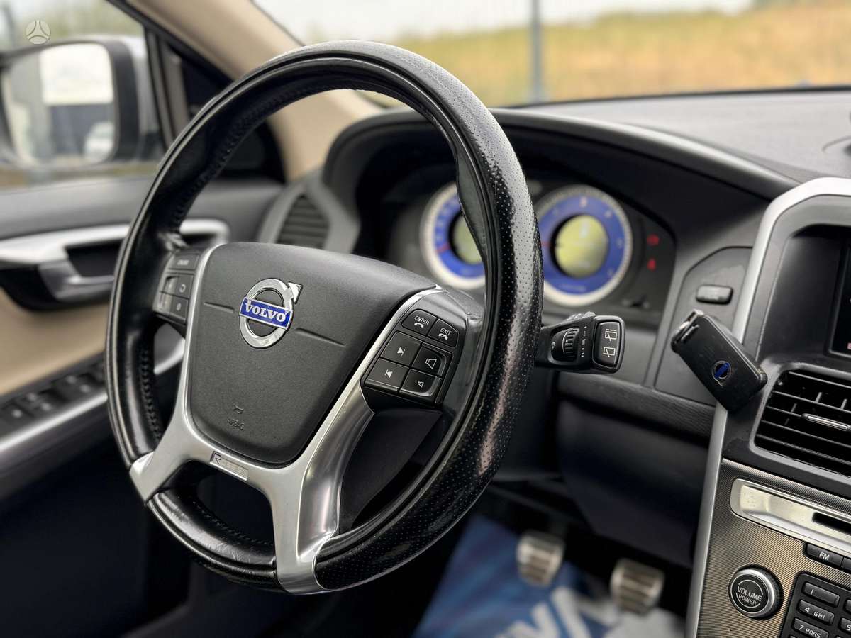 Volvo XC60 2009 — photo 23
