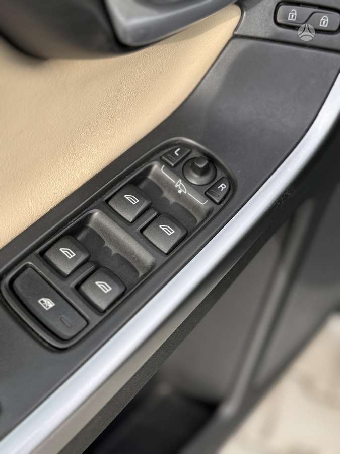 Volvo XC60 2009 — photo 8