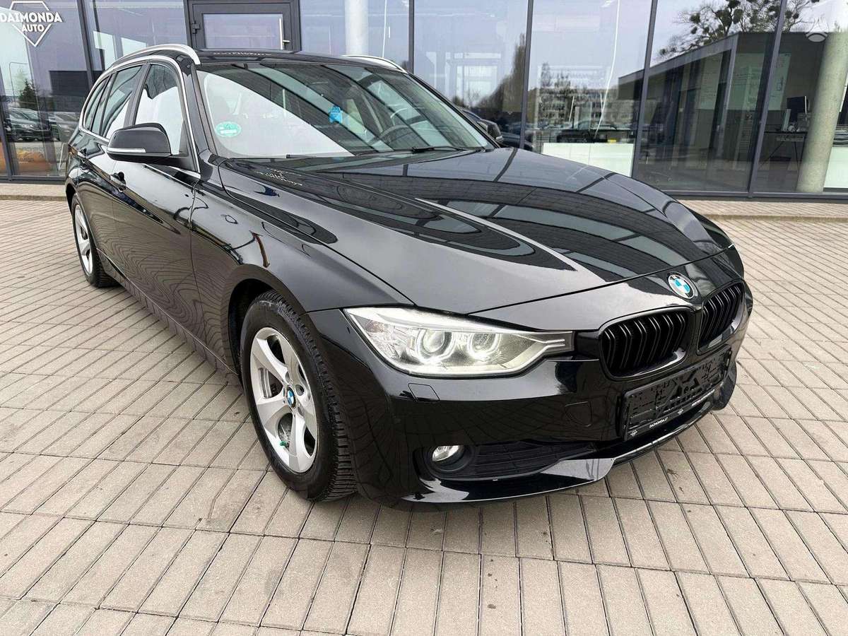 BMW 320 2014 — rear view