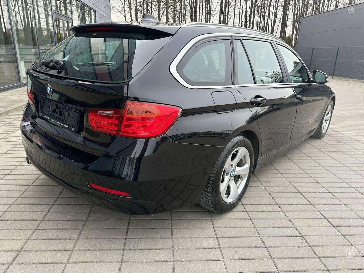BMW 320 2014 — interior