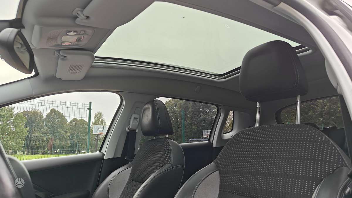 Peugeot 2008 2014 — photo 11