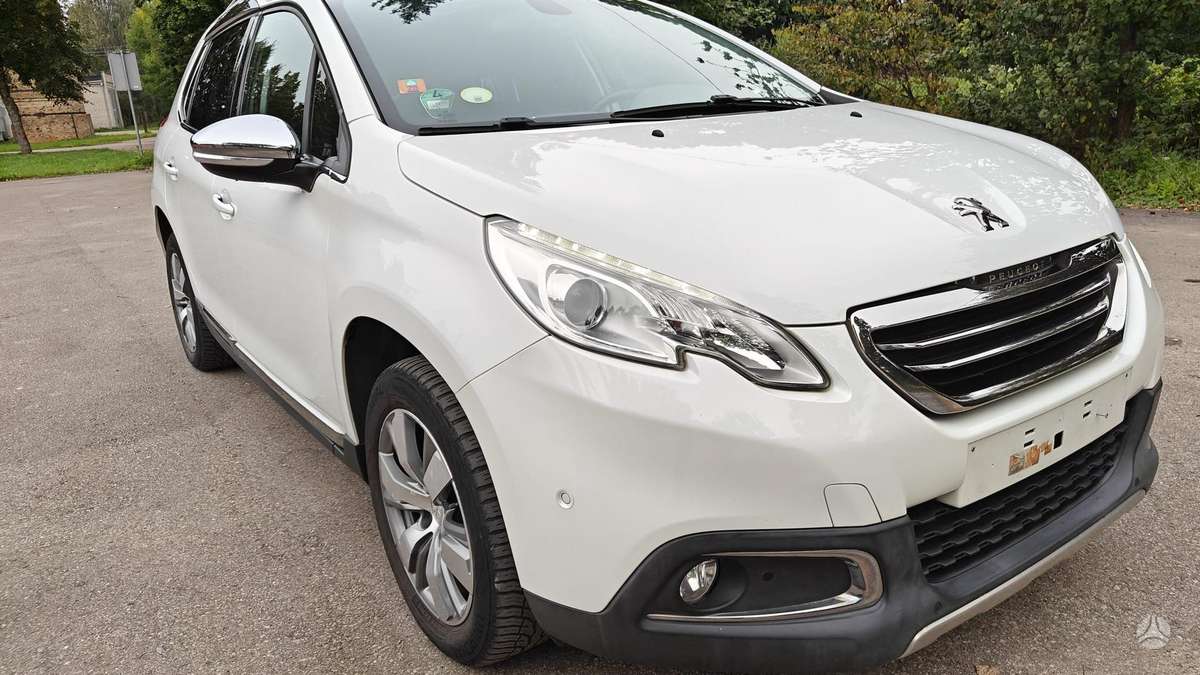 Peugeot 2008 2014 — rear view
