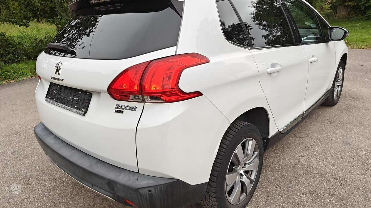 Peugeot 2008 2014 — engine 1560 cm³, 92 HP (68kW)