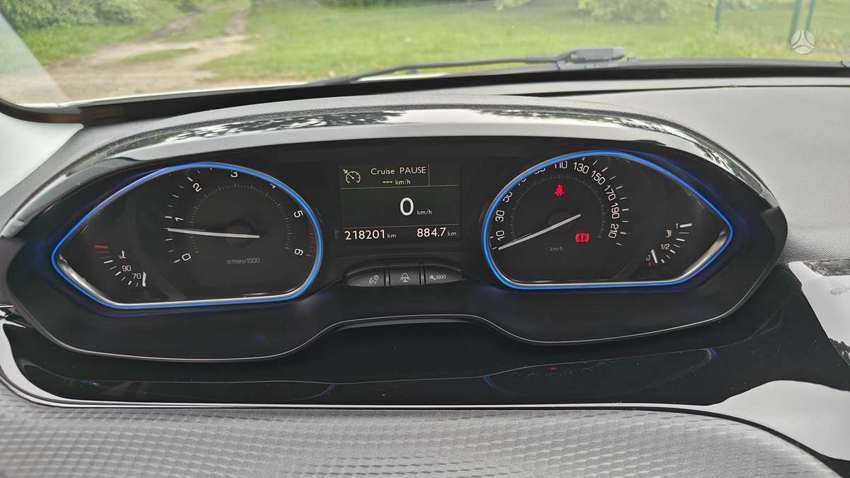 Peugeot 2008 2014 — photo 5