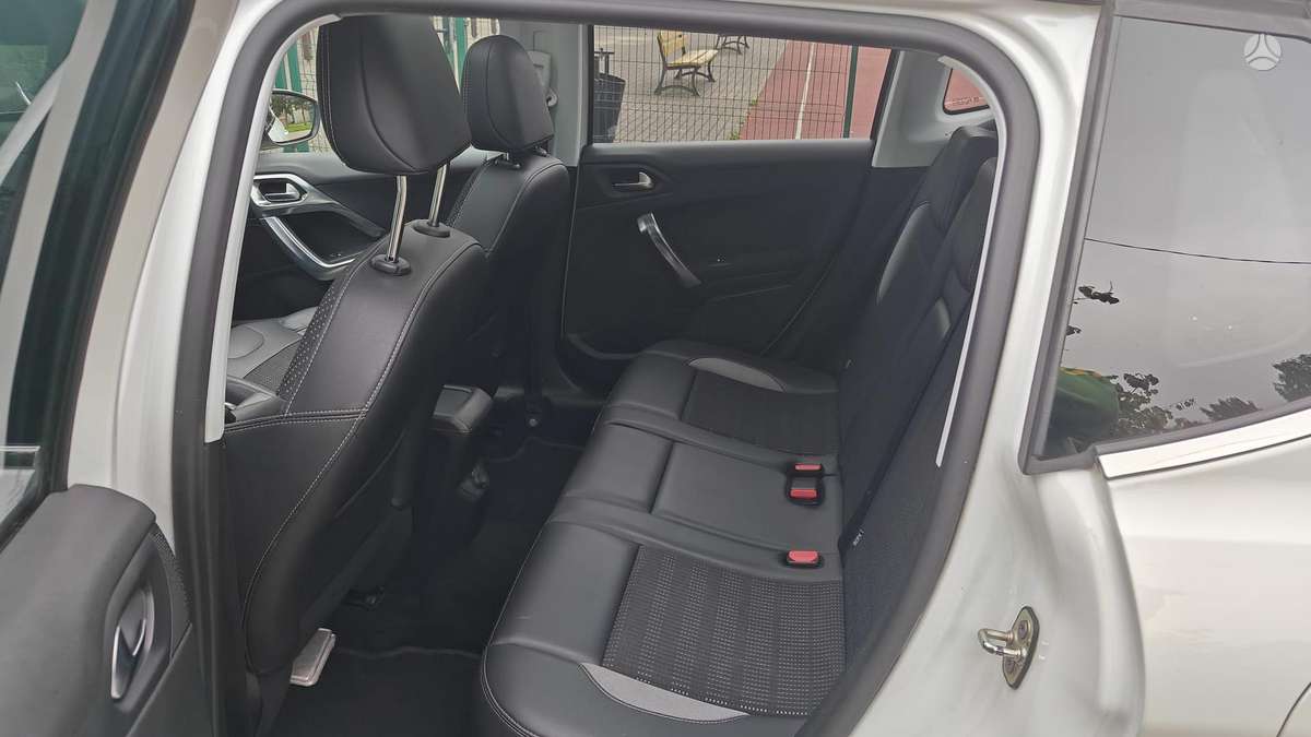 Peugeot 2008 2014 — photo 6