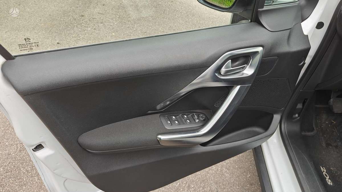Peugeot 2008 2014 — photo 7
