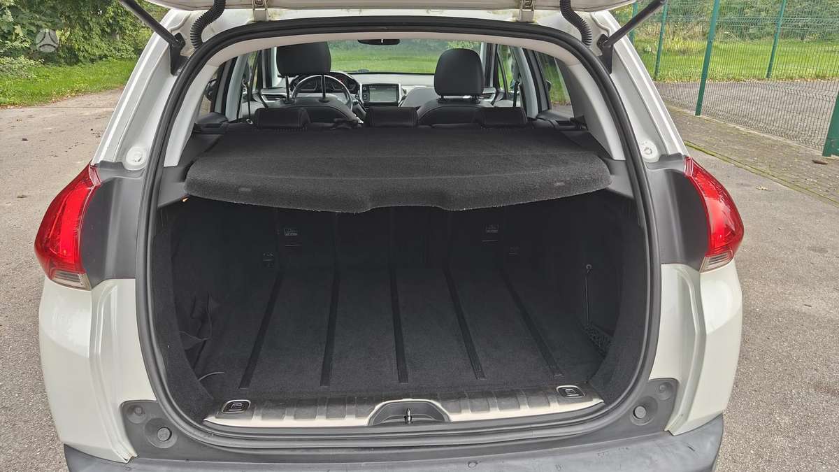 Peugeot 2008 2014 — photo 9