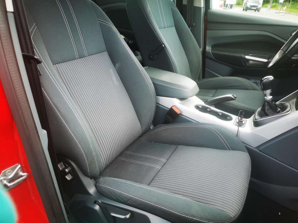 Ford Grand 2012 — photo 12
