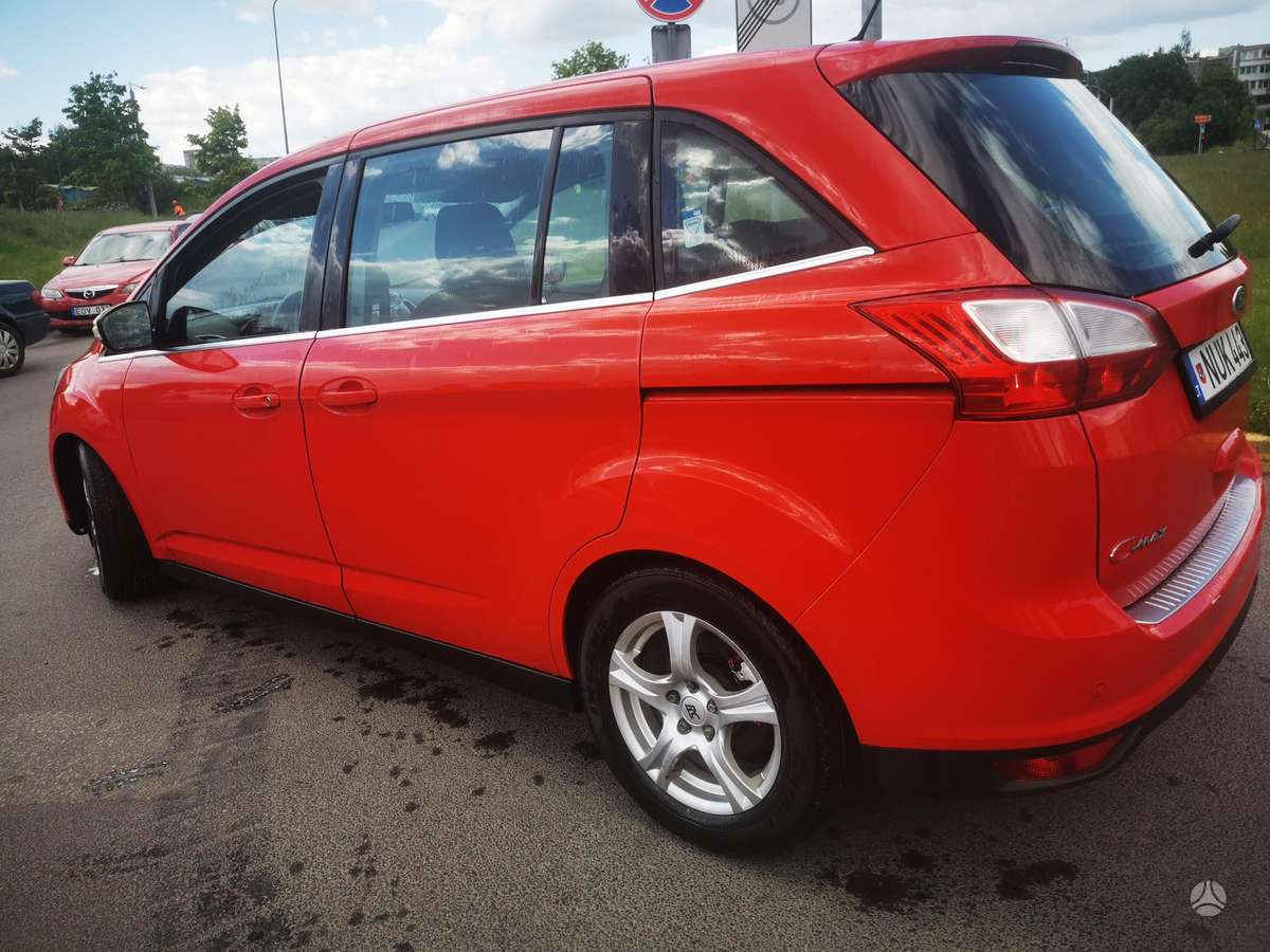 Ford Grand 2012 — photo 7