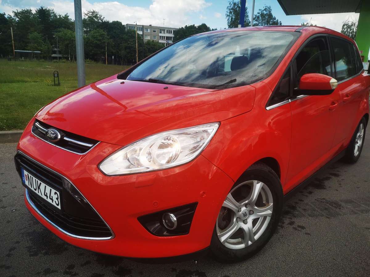 Ford Grand 2012 — photo 9