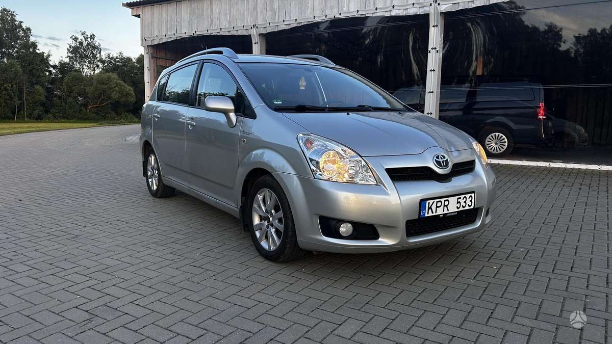 Toyota Corolla 2007 — вигляд ззаду