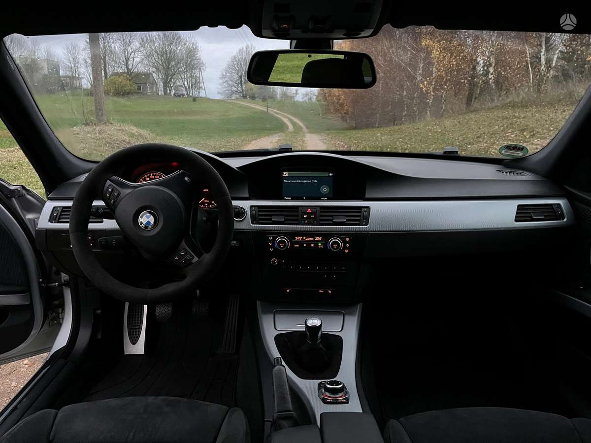 BMW 320 2009 — photo 10