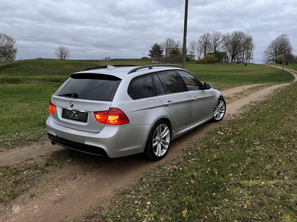 BMW 320 2009 — photo 6