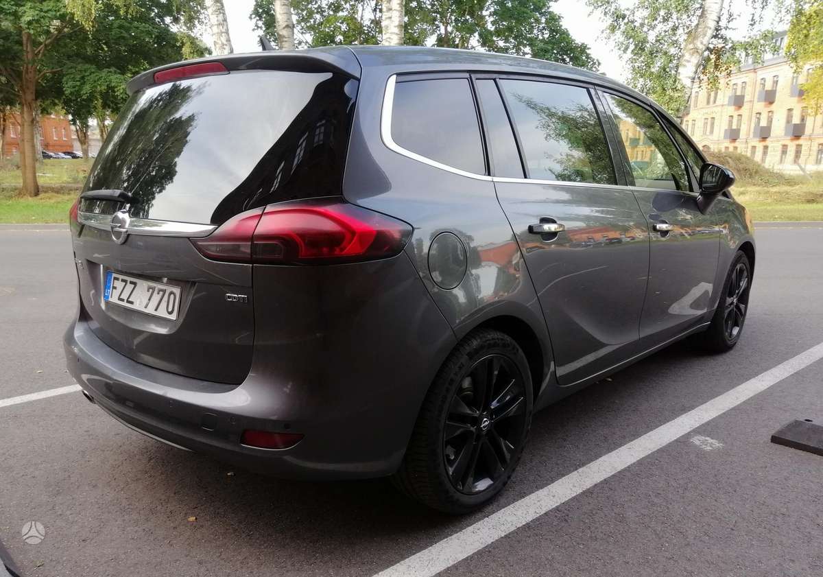 Opel Zafira 2012 — engine 165 HP (121kW)