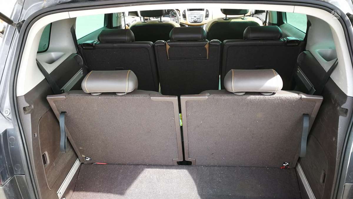 Opel Zafira 2012 — photo 8
