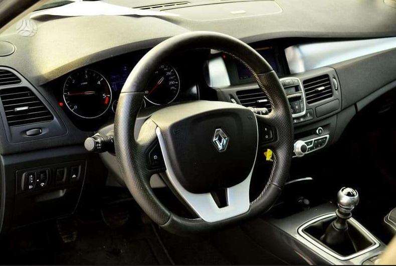 Renault Laguna 2010 — photo 10