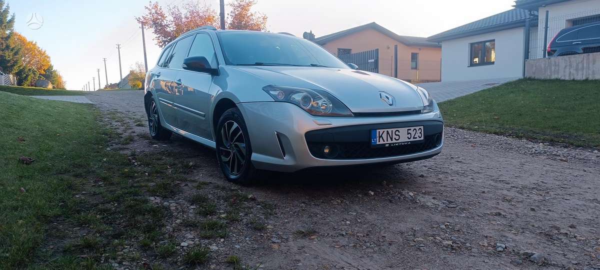 Renault Laguna 2010 — engine 1995 cm³, 150 HP (110kW)