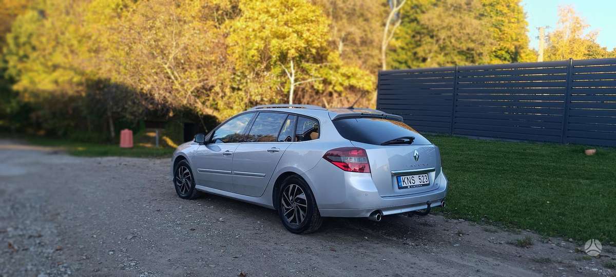 Renault Laguna 2010 — photo 5