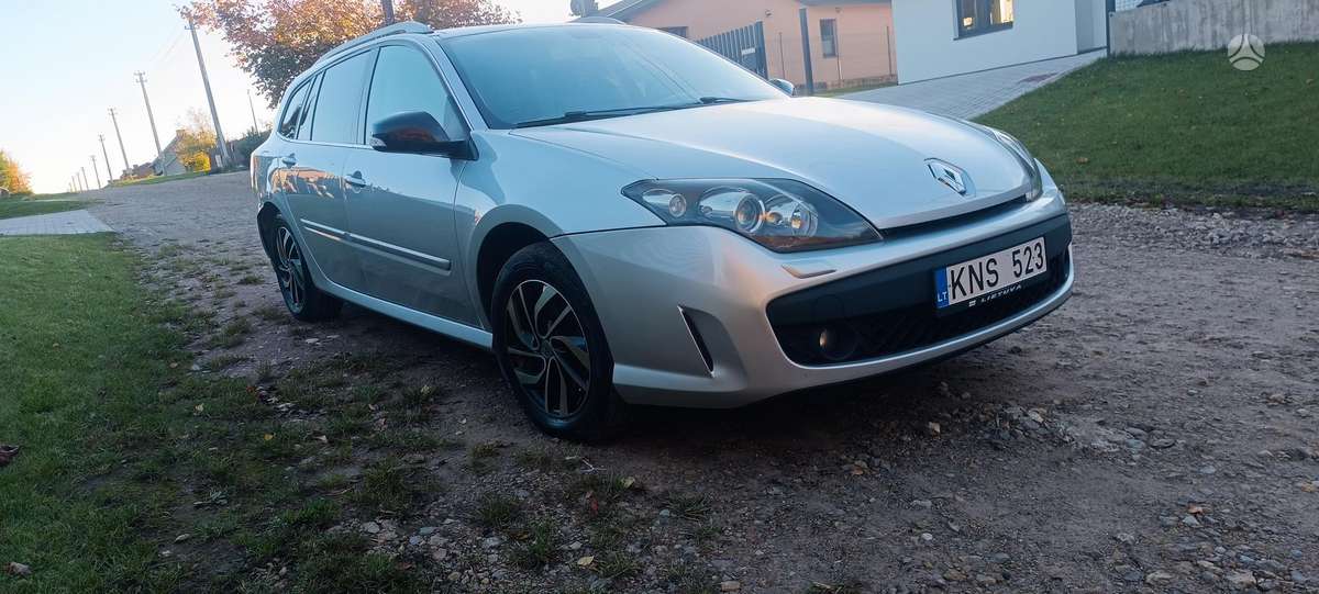 Renault Laguna 2010 — photo 8
