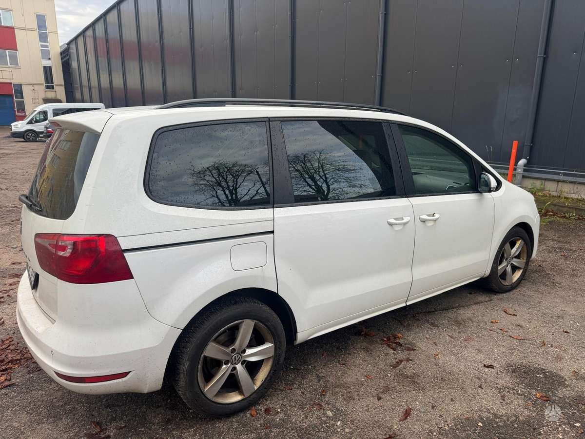 Seat Alhambra 2012 — photo 6