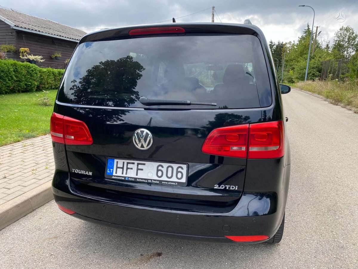 Volkswagen Touran 2011 — photo 12