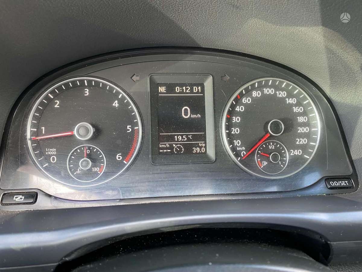Volkswagen Touran 2011 — photo 15