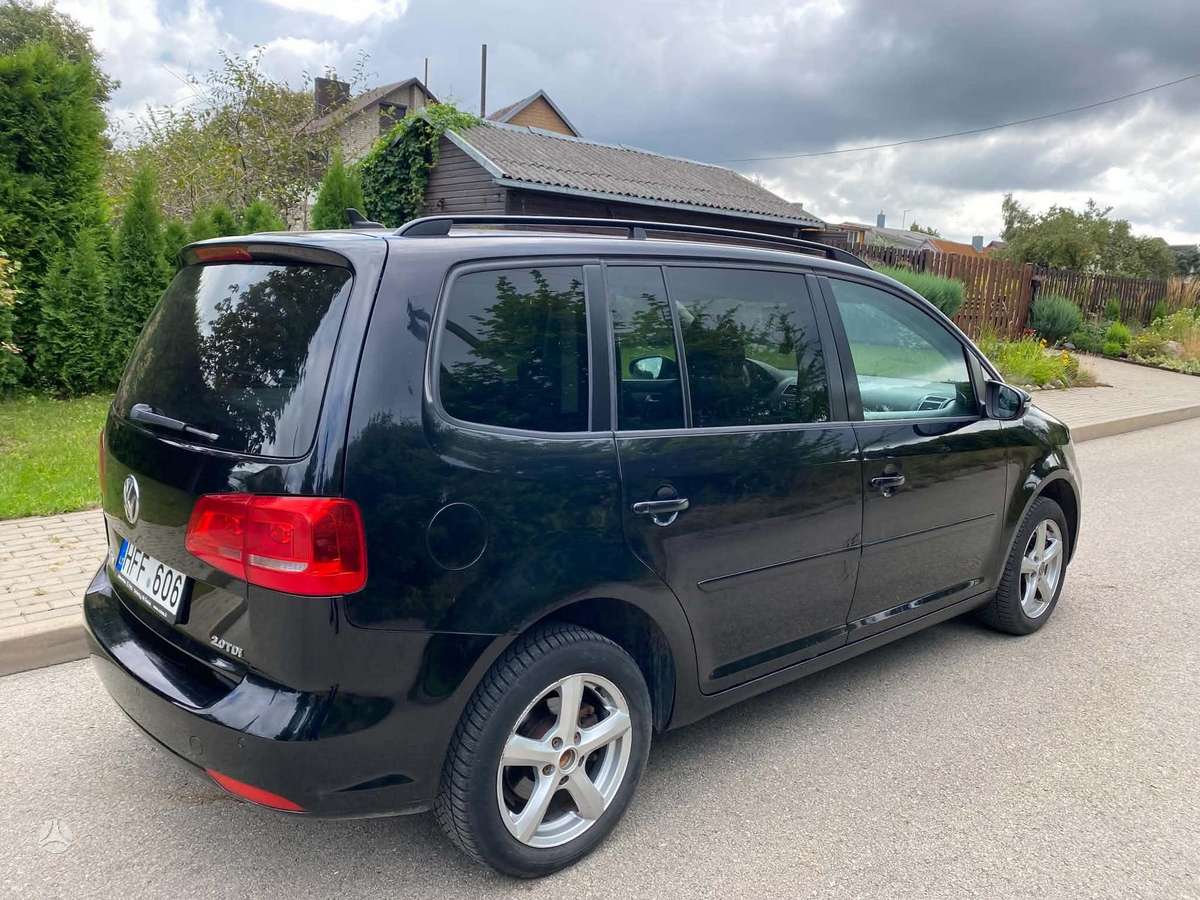 Volkswagen Touran 2011 — photo 6