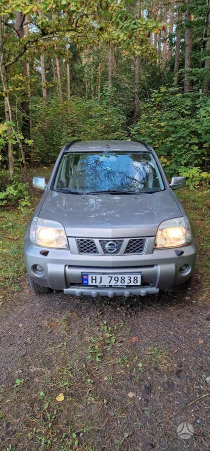 Nissan X-Trail 2006 — rear view