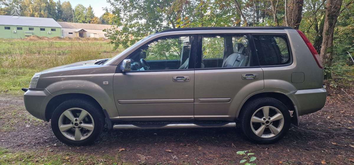 Nissan X-Trail 2006 — interior