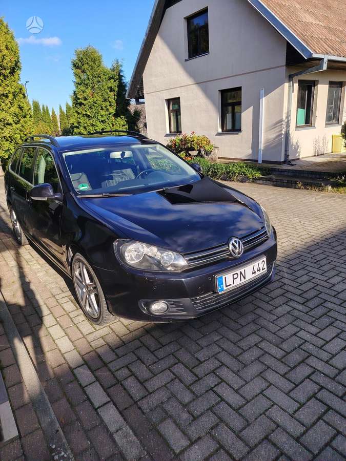 Volkswagen Golf 2011 — interior