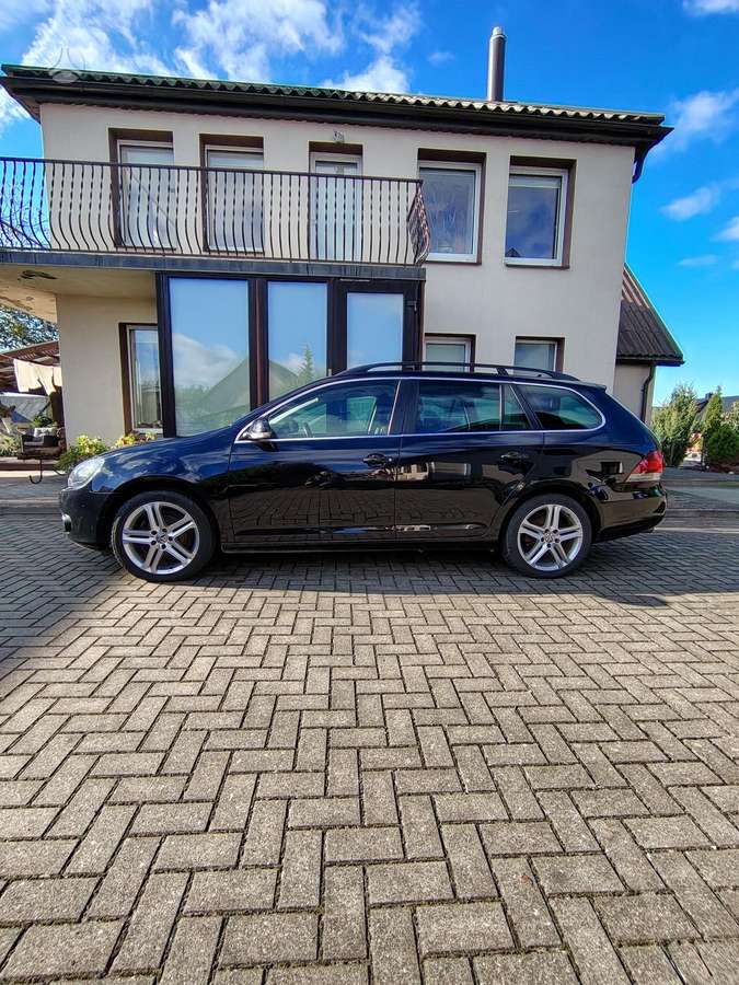 Volkswagen Golf 2011 — engine 1197 cm³, 105 HP (77kW)
