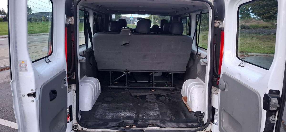 Renault Trafic 2013 — photo 11