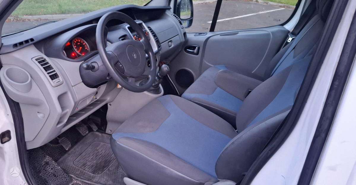 Renault Trafic 2013 — photo 9