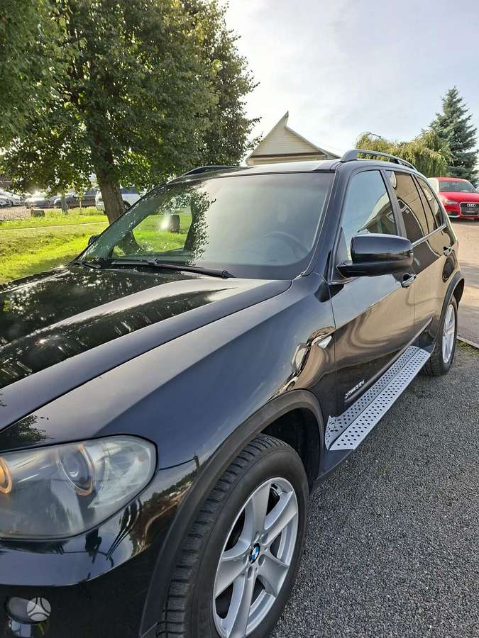 BMW X5 2009 — interior