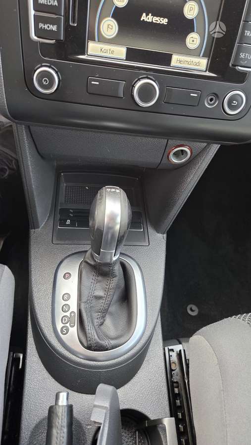 Volkswagen Touran 2010 — photo 13