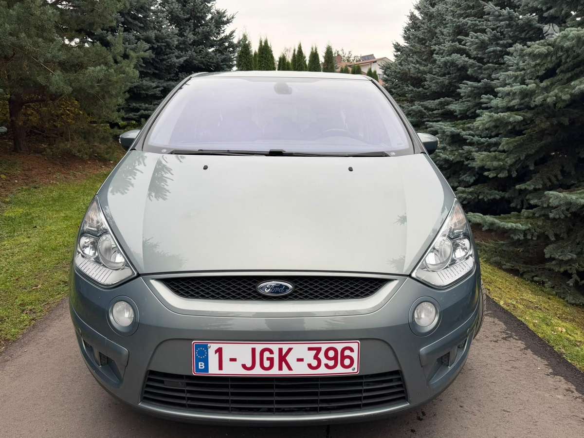 Ford S-MAX 2009 — rear view