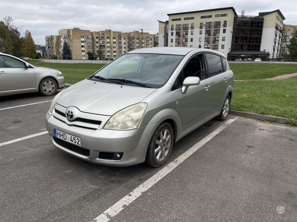 Toyota Corolla 2005 — салон