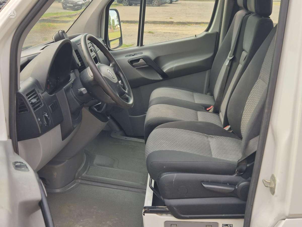 Volkswagen Crafter 2015 — photo 12
