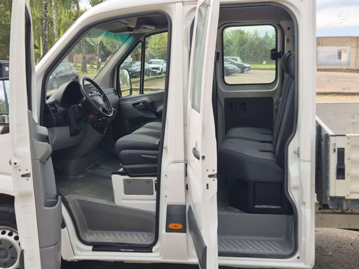 Volkswagen Crafter 2015 — photo 14