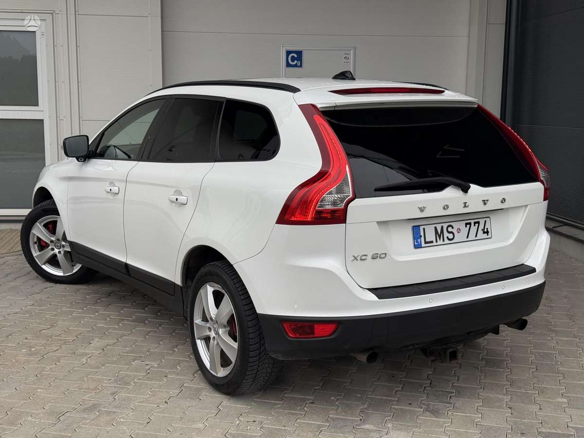 Volvo XC60 2010 — engine 3192 cm³, 238 HP (175kW)