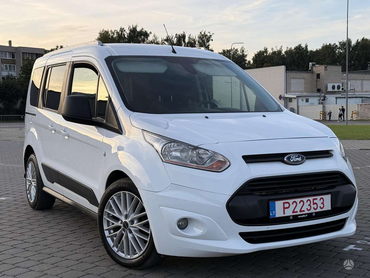 Ford Tourneo 2014 — rear view