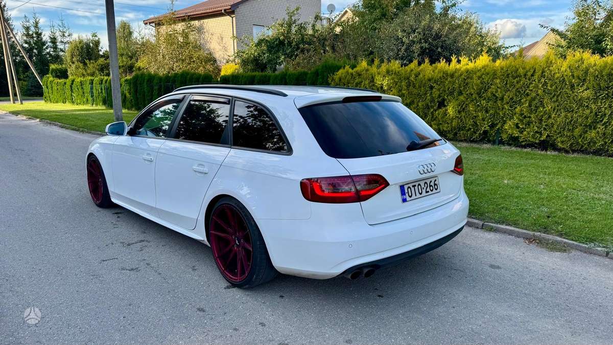 Audi A4 2013 — rear view