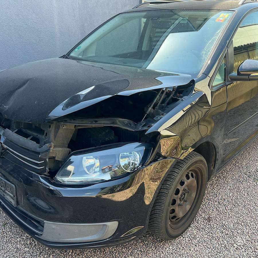 Volkswagen Touran 2011 — photo 6