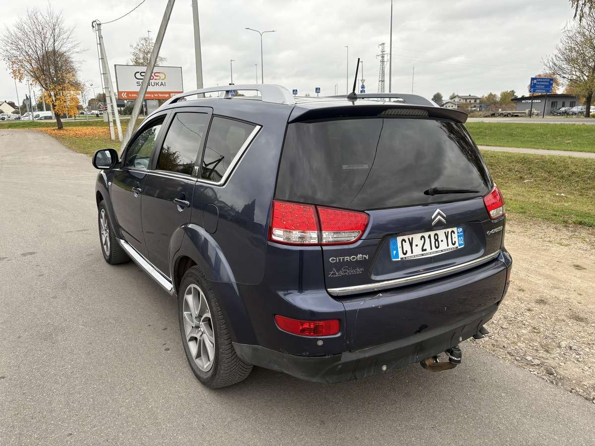 Citroen C-Crosser 2007 — салон